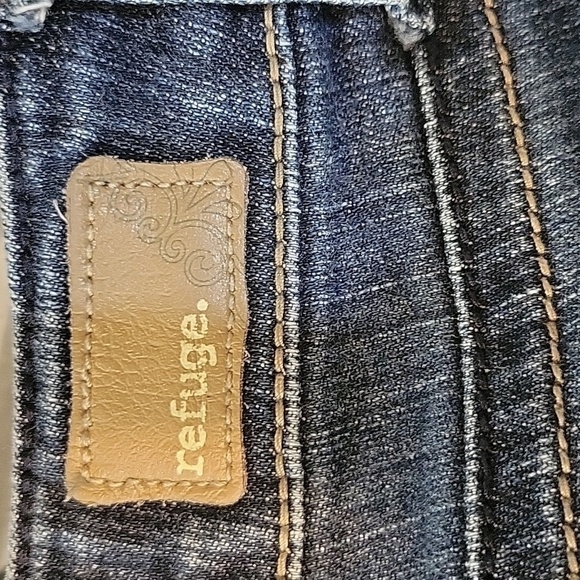 REFUGE Women's Juniors boot cut jeans in size 7.  Great condition. - Picture 6 of 6